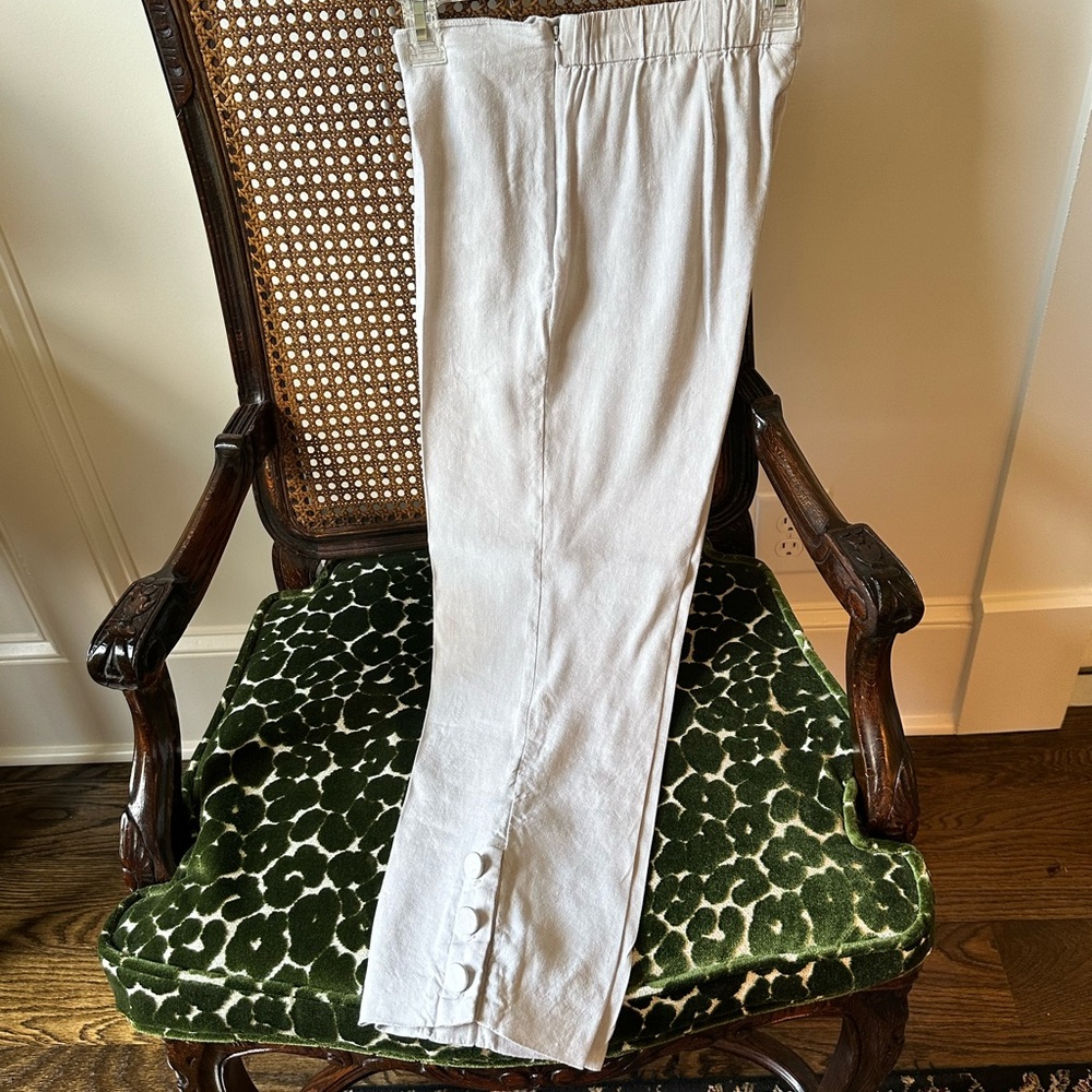 J.Jill linen, straight pants, button detail at hem, side zip, elastic back.